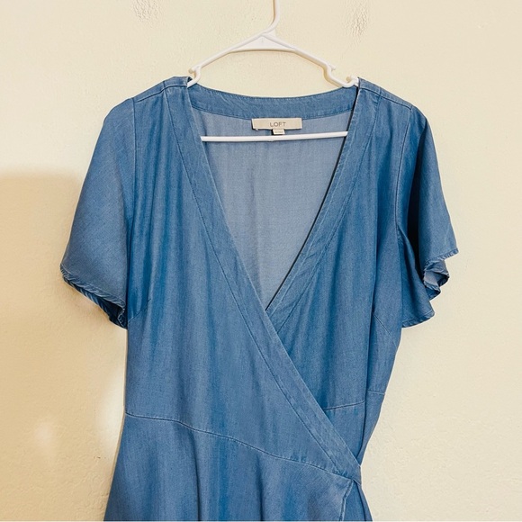 Loft Flutter Sleeve Denim Wrap Dress Women Size 10 Blue - Picture 5 of 10